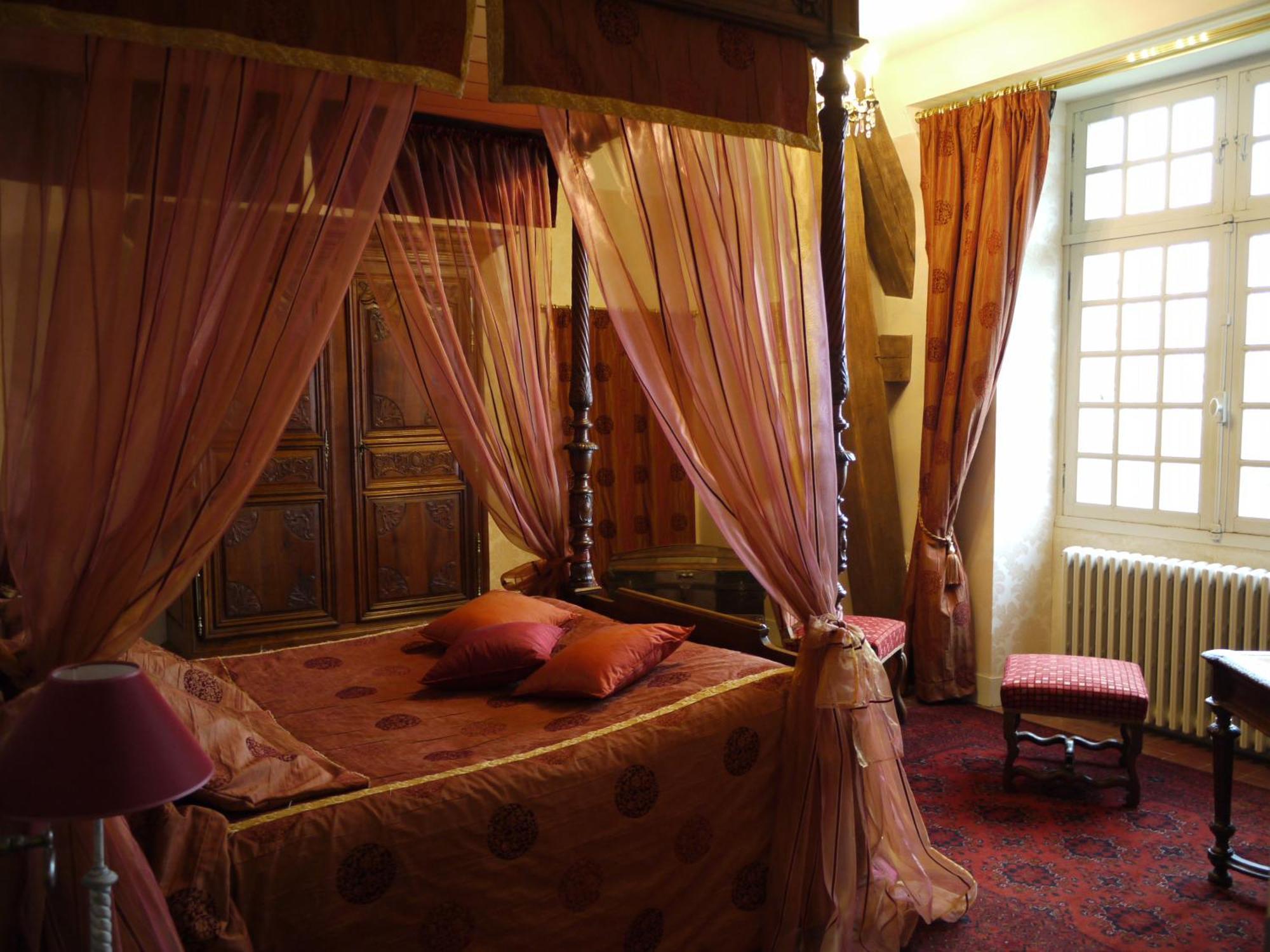 Chateau De Courseulles Стая снимка